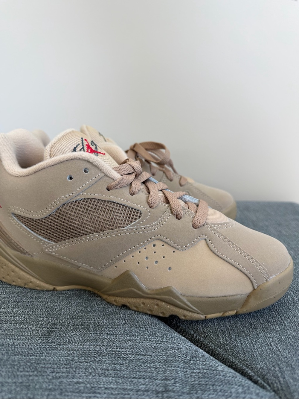 Jordan Kids Sneakers in Beige/Tan